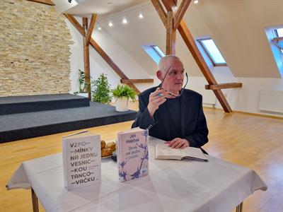 Městská knihovna * Beseda se spisovatelem Jiřím Hájíčkem
