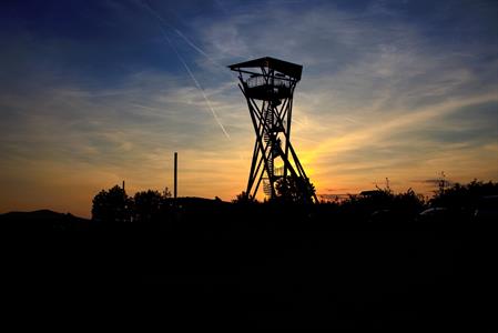Kultura & Rozhledna Slunečná * ČARODKY pod rozhlednou Slunečná aneb Slet čarodějnic pro děti