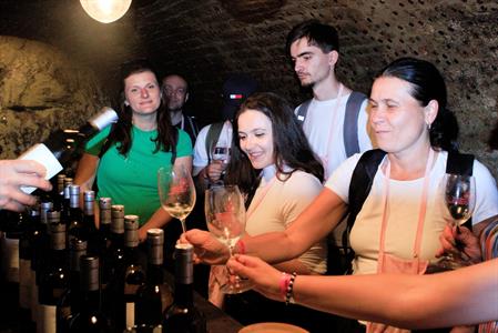  Víno a vinařstvi * Májové otevřené sklepy 2025: spousta vína, hudby, gastronomických specialit a jeden velký zážitek 