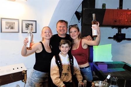  Víno a vinařstvi * Májové otevřené sklepy 2025: spousta vína, hudby, gastronomických specialit a jeden velký zážitek 