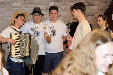  Víno a vinařstvi * Májové otevřené sklepy 2025: spousta vína, hudby, gastronomických specialit a jeden velký zážitek 