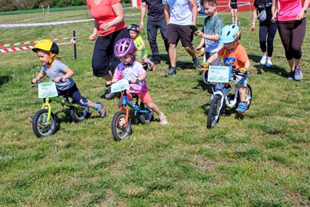 Sport * II. ročník - Kolo Cup & Ultraminifotbal Cup - dětské závody na velkopavlovickém letišti