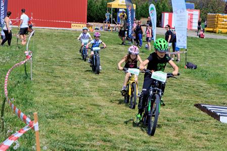 Sport * II. ročník - Kolo Cup & Ultraminifotbal Cup - dětské závody na velkopavlovickém letišti