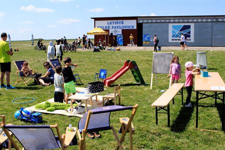 Sport * II. ročník - Kolo Cup & Ultraminifotbal Cup - dětské závody na velkopavlovickém letišti