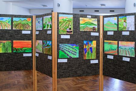 Kultura a umění * Vernisáž výstavy dětských výtvarných prací  Kouzlo přírody: Slunce nad vinicemi