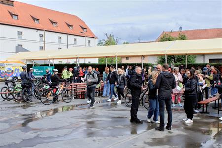 Spolek obcí Modré Hory * Májové putování okolím Modrých Hor; Modrohorská pecka; Meditrina - den plný cyklistiky a vína