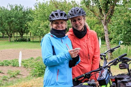 Spolek obcí Modré Hory * Májové putování okolím Modrých Hor; Modrohorská pecka; Meditrina - den plný cyklistiky a vína