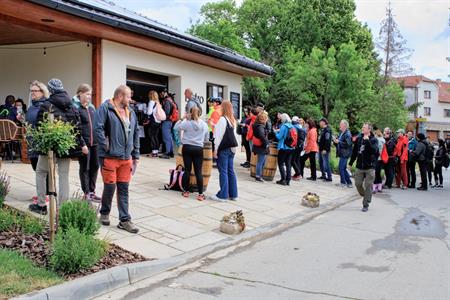 Spolek obcí Modré Hory * Májové putování okolím Modrých Hor; Modrohorská pecka; Meditrina - den plný cyklistiky a vína
