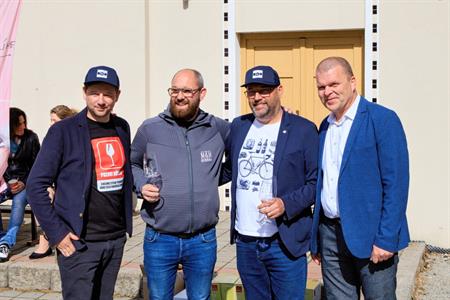 Spolek obcí Modré Hory * Májové putování okolím Modrých Hor; Modrohorská pecka; Meditrina - den plný cyklistiky a vína