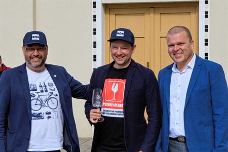 Spolek obcí Modré Hory * Májové putování okolím Modrých Hor; Modrohorská pecka; Meditrina - den plný cyklistiky a vína