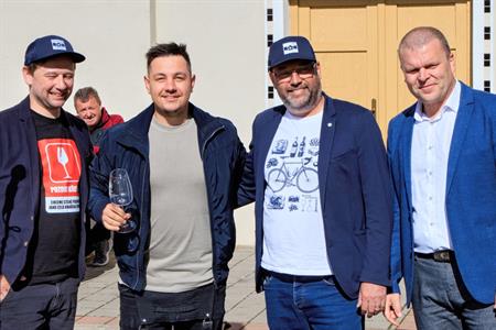 Spolek obcí Modré Hory * Májové putování okolím Modrých Hor; Modrohorská pecka; Meditrina - den plný cyklistiky a vína