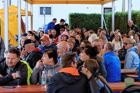 Spolek obcí Modré Hory * Májové putování okolím Modrých Hor; Modrohorská pecka; Meditrina - den plný cyklistiky a vína