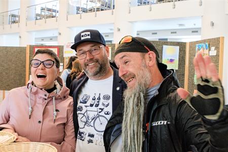 Spolek obcí Modré Hory * Májové putování okolím Modrých Hor; Modrohorská pecka; Meditrina - den plný cyklistiky a vína