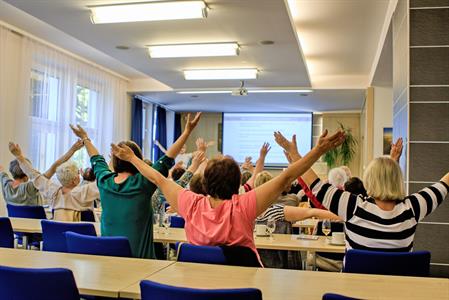 Akce pro seniory * Jóga na židli – jemný pohyb, který otevírá radost i úlevu