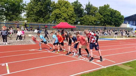 ZŠ * Úspěch na Olympiádě škol Hustopečska: 17 medailí a dva poháry pro naše žáky!