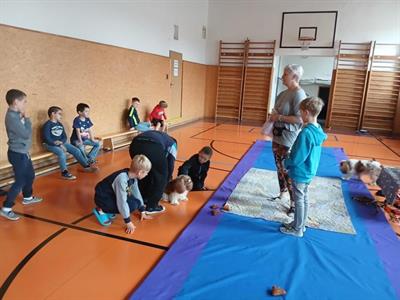 ZŠ * Canisterapie pro žáky 1. a 2. tříd: Zážitek plný radosti a učení