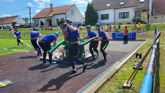 SDH * Soutěž mladých hasičů v požárním útoku ve Tvrdonicích korunované bronzovou medailí