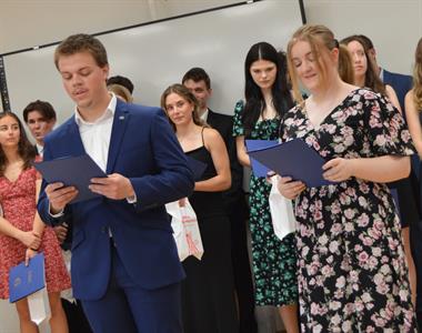Gymnázium * Slavnostní předávání maturitních vysvědčení novým absolventům, školní rok 2024/2025