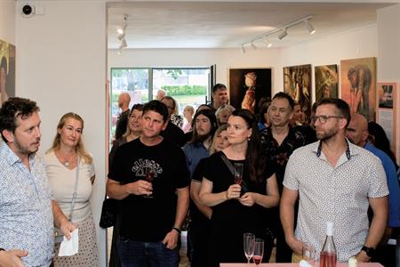 Kultura * U KOŘENE - Vernisáž autorské výstavy malíře a výtvarníka MICHALA JANOVSKÉHO v SENO Atelieru