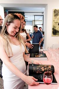 Kultura * U KOŘENE - Vernisáž autorské výstavy malíře a výtvarníka MICHALA JANOVSKÉHO v SENO Atelieru