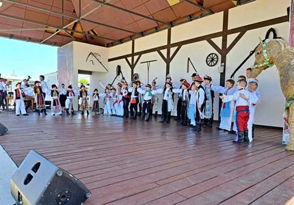Kultura & folklor * Marek Hanák vítěz své kategorie na Národní přehlídce tanečníků verbuňku - Kunovské léto 2025