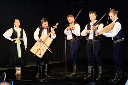 Kultura & folklor * VUS Ondráš; pásmo Z kraje do kraje ve velkopavlovické sokolovně