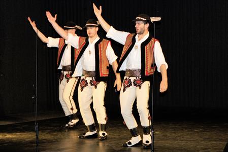 Kultura & folklor * VUS Ondráš; pásmo Z kraje do kraje ve velkopavlovické sokolovně