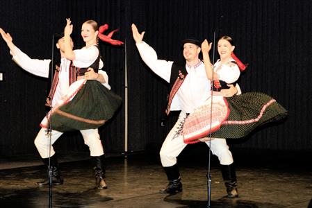 Kultura & folklor * VUS Ondráš; pásmo Z kraje do kraje ve velkopavlovické sokolovně