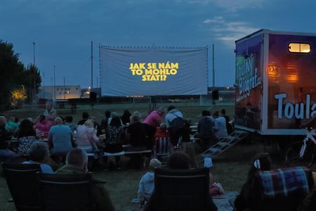 Kultura* Letní kino s TOULAVÝM BIOGRAFEM úspěšně odstartovalo