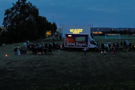 Kultura* Letní kino s TOULAVÝM BIOGRAFEM úspěšně odstartovalo