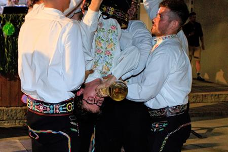 Folkór * Už víme, čí sú hody!