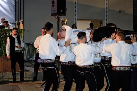 Folkór * Už víme, čí sú hody!