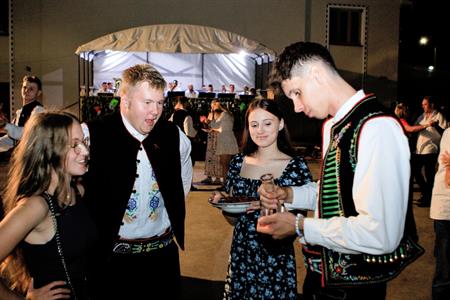 Folkór * Už víme, čí sú hody!