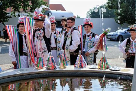 Kultura & folklor * HODY 2025 - Hodovní neděle 17. srpna 2025 - Slavnostní mše svatá a požádaní pana starosty o povolení hodů