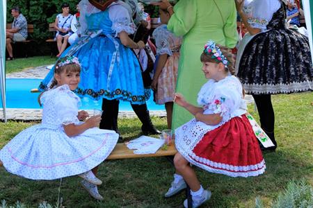 Kultura & folklor * HODY 2025 - Hodovní neděle 17. srpna 2025 - U první stárky Kláry Zborovské