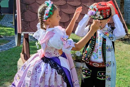 Kultura & folklor * HODY 2025 - Hodovní neděle 17. srpna 2025 - U první stárky Kláry Zborovské