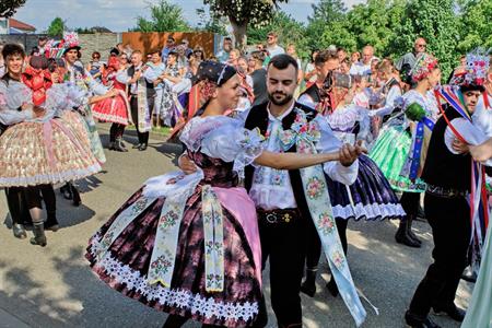 Kultura & folklor * HODY 2025 - Hodovní neděle 17. srpna 2025 - U první stárky Kláry Zborovské