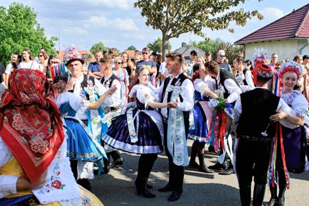 Kultura & folklor * HODY 2025 - Hodovní neděle 17. srpna 2025 - U první stárky Kláry Zborovské
