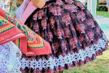 Kultura & folklor * HODY 2025 - Krása dívčího velkopavlovického kroje