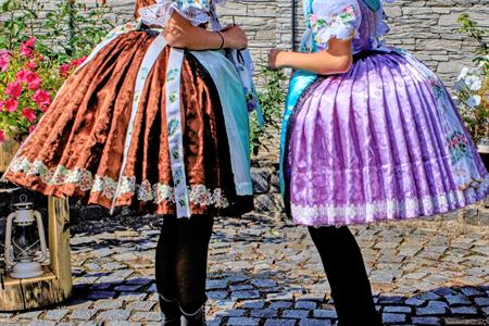 Kultura & folklor * HODY 2025 - Krása dívčího velkopavlovického kroje