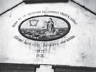 SDH * Na hasičské zbrojnici je vyobrazen sv. Florián, patron hasičů