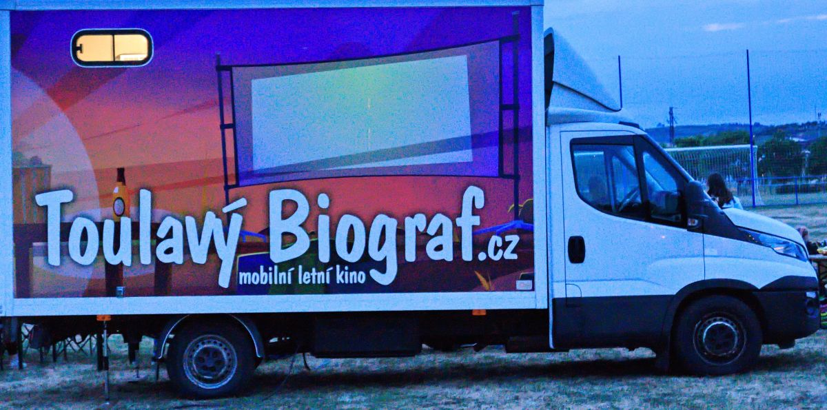 TOULAVÝ BIOGRAF je opět ve Velkých Pavlovicích – přijďte si užít kouzlo letního kina pod hvězdami! 
