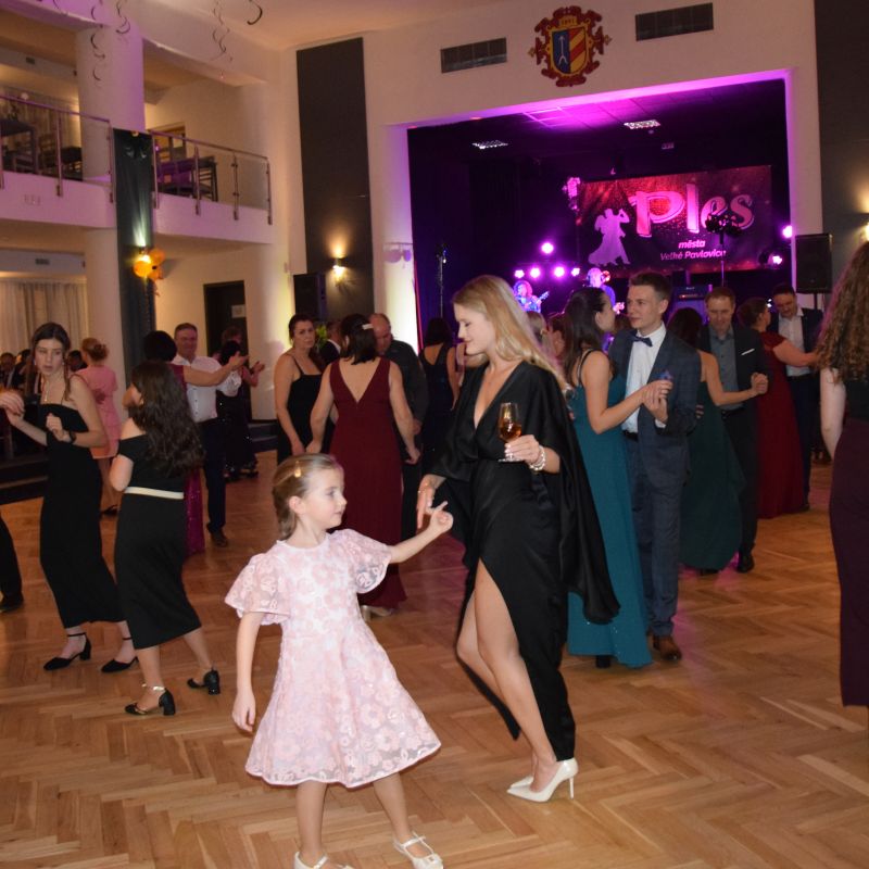 Ples města Velké Pavlovice 2026 je historií