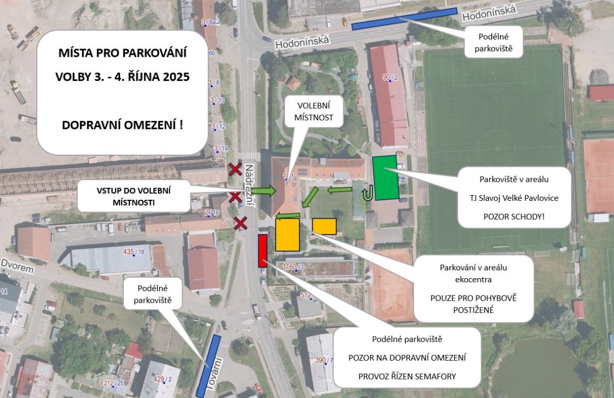 Parkování u Ekocentra Trkmanka v době konání voleb