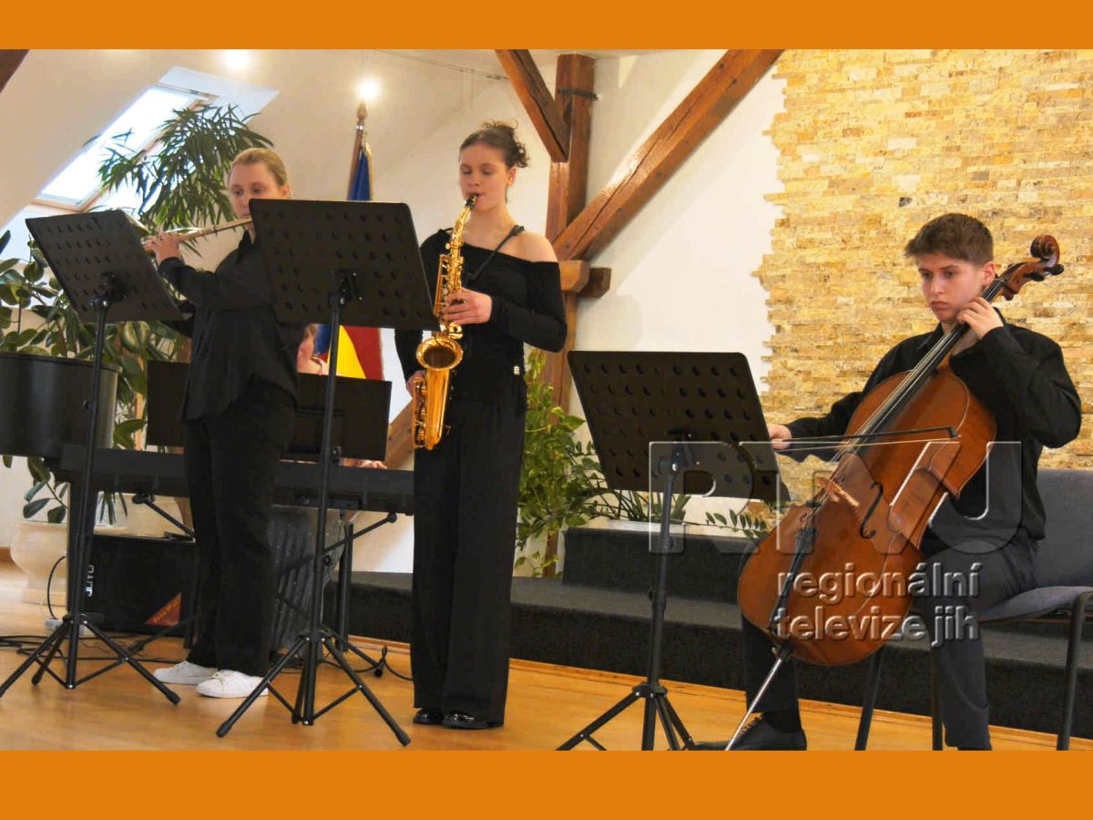 Videoreportáž RTV Jih - Po letech opět spolu: hudba spojila Velké Pavlovice a Senicu