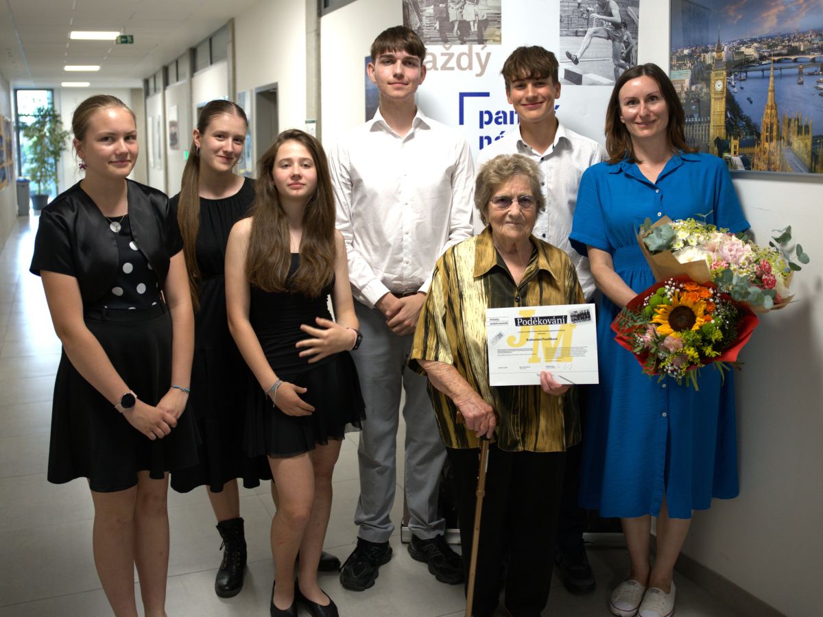 Terciáni z Gymnázia Velké Pavlovice zachytili životní příběh paní Květoslavy Pozdílkové