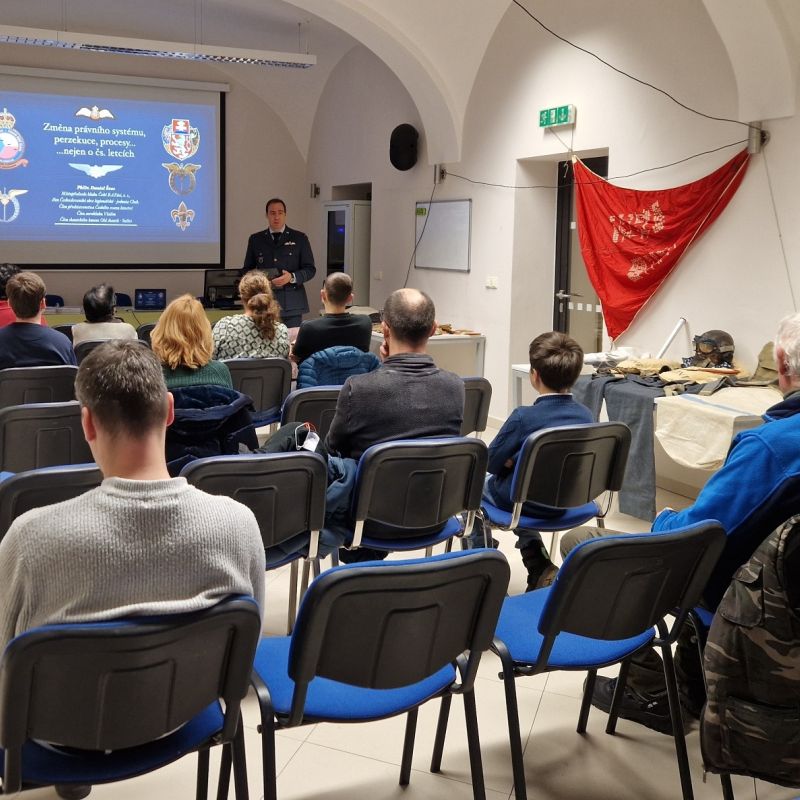 Od hrdinů k nepřátelům režimu – osudy pilotů RAF