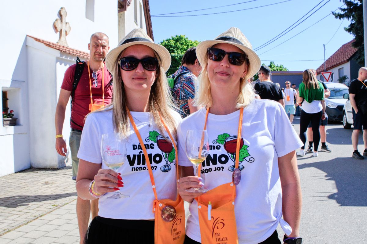 Májové otevřené sklepy 2026: dokonalé počasí a rekordní návštěvnost