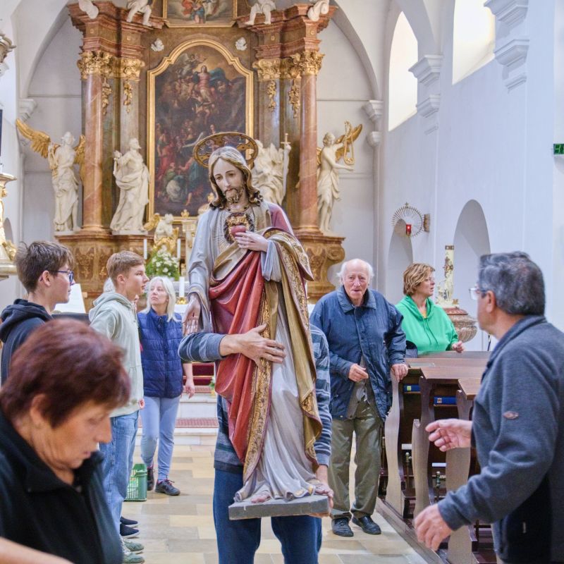 Velkopavlovický kostel farníci připravují na výměnu oken