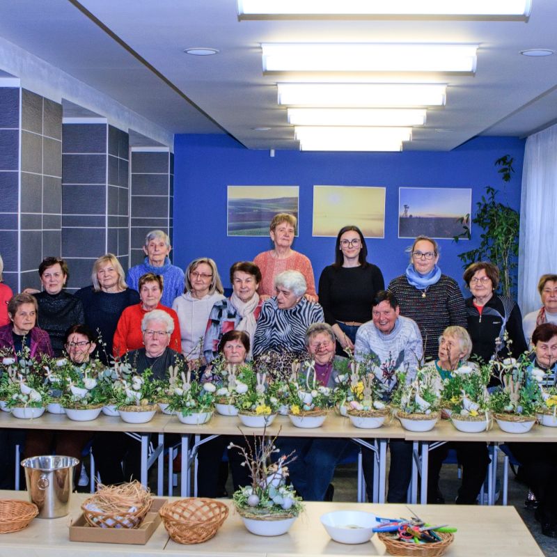 Velikonoční tvoření s našimi seniorkami